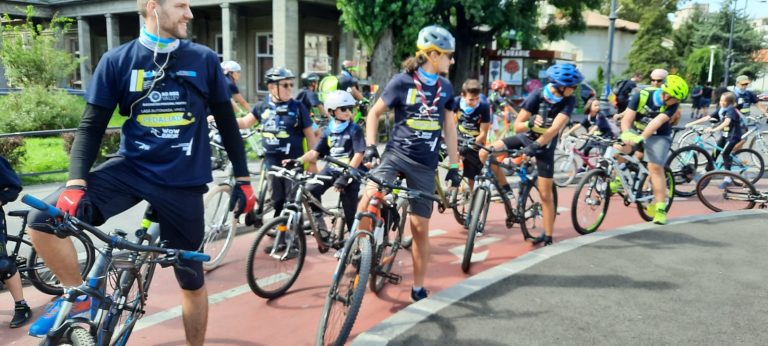 LASĂ BUTONIADA, VINO LA PEDALIADA!